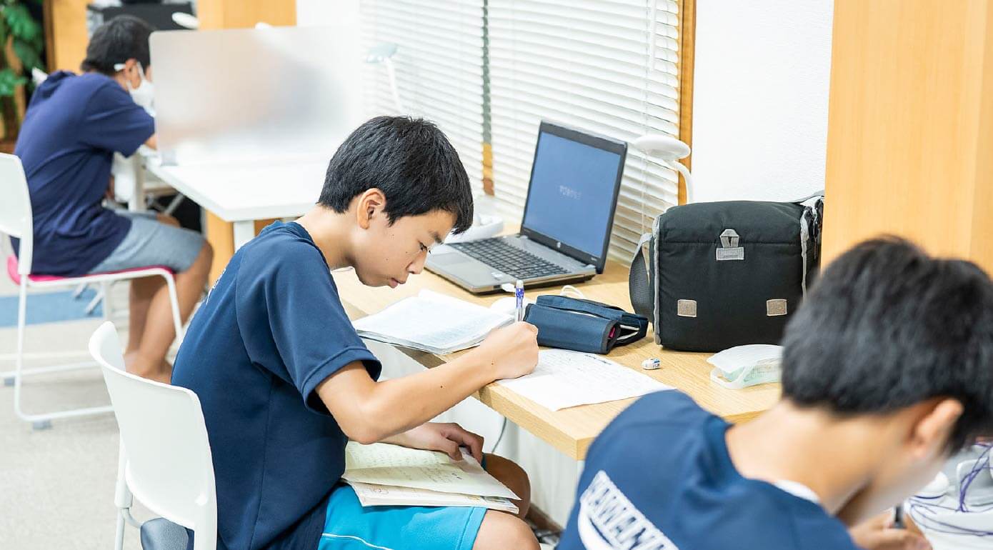 学び舎かなえ 生徒の学習の様子
